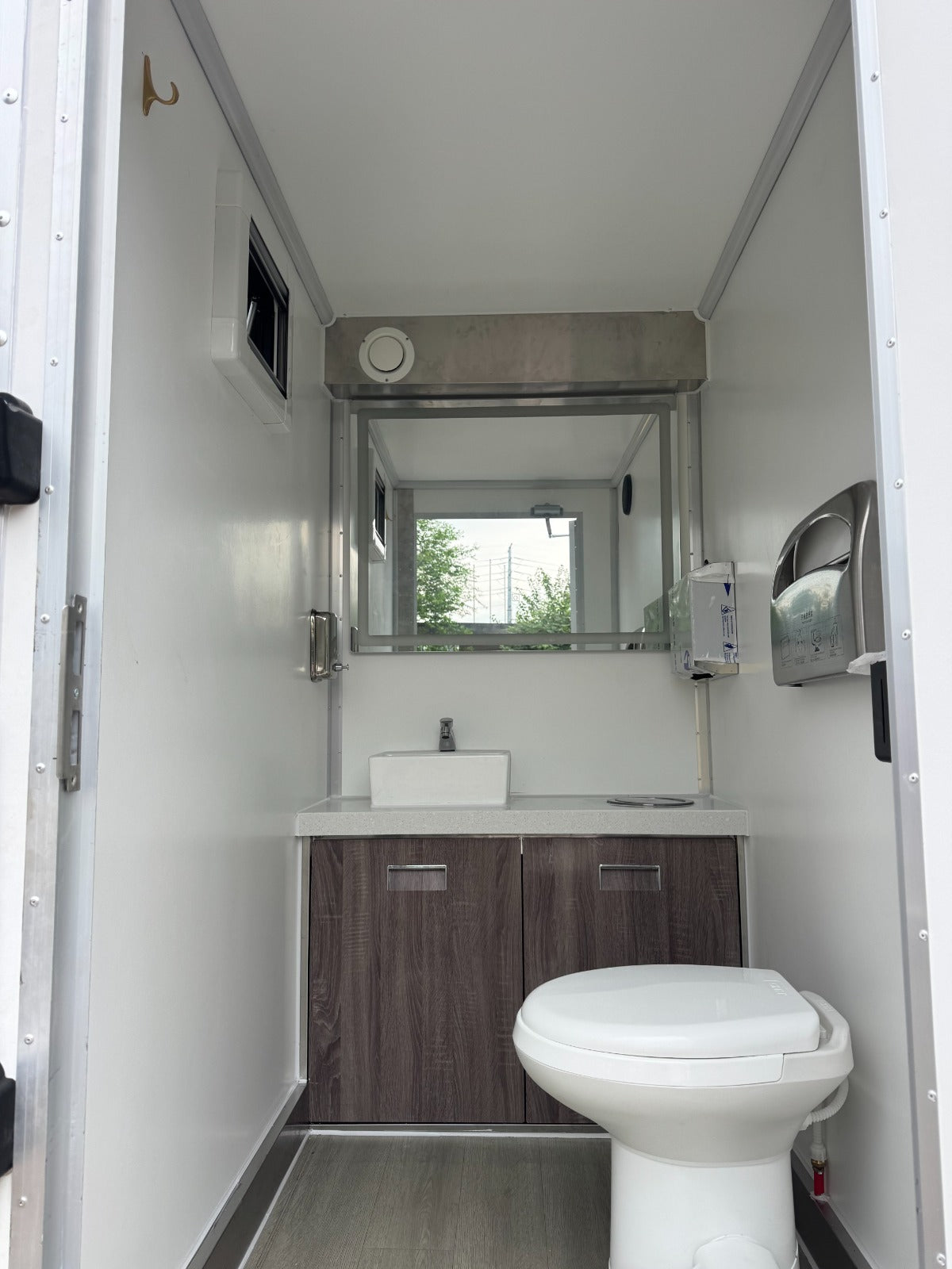 Luxury portable bathroom by Xpress